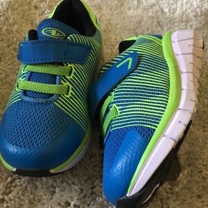 Shoes athletic toddler boys new size 7M velcro closure Athletic Works fabric up-